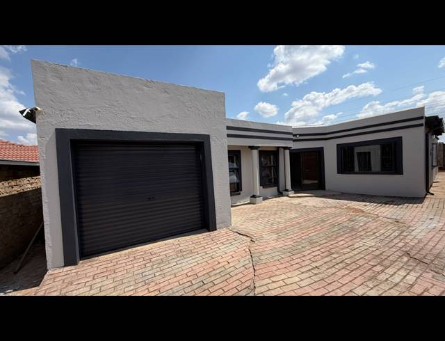 3 BEDROOM HOUSE FOR SALE IN SOSHANGUVE WW